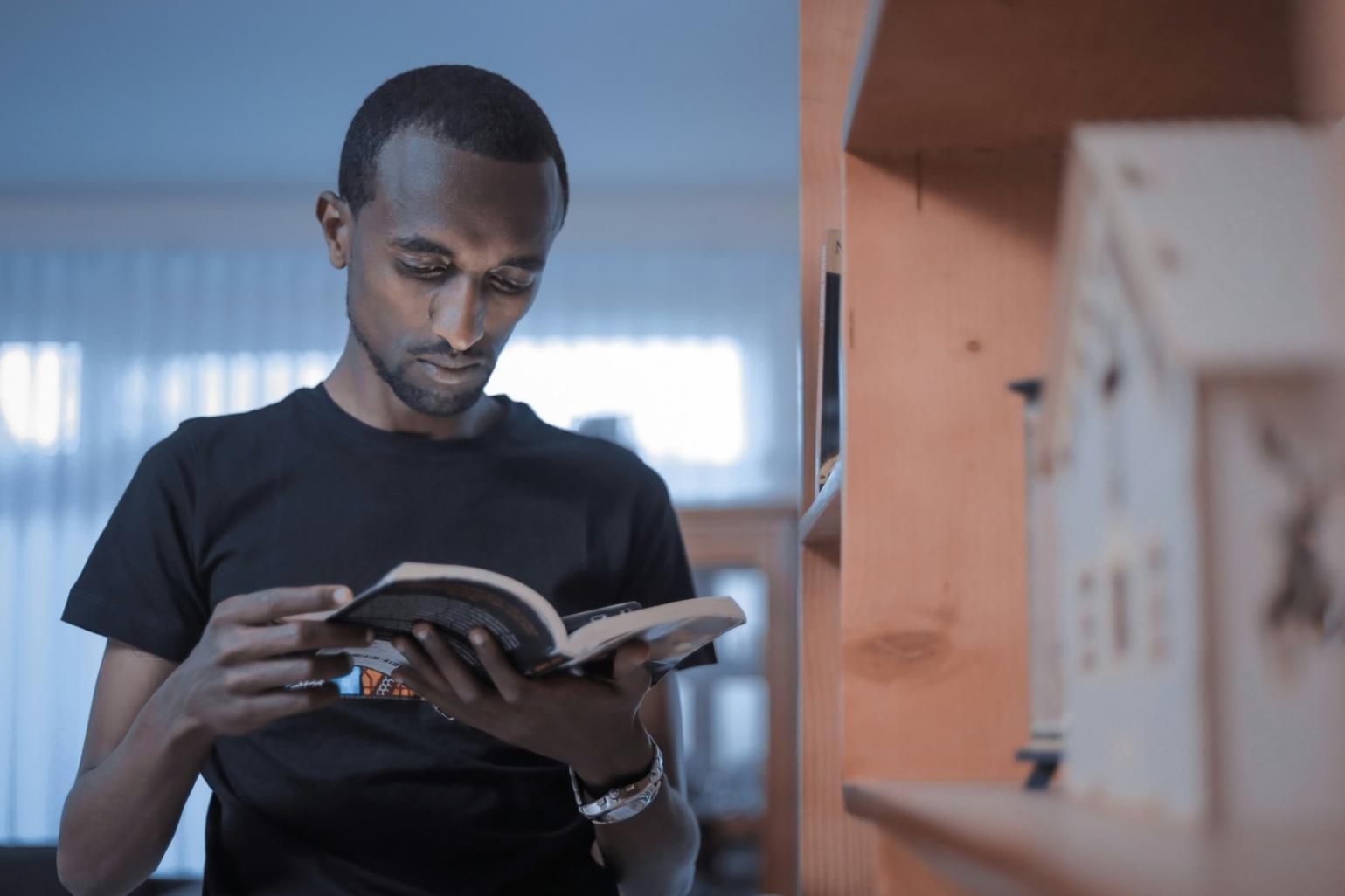 Fundamentalanalyse und Finanzbildung bei qorentavia